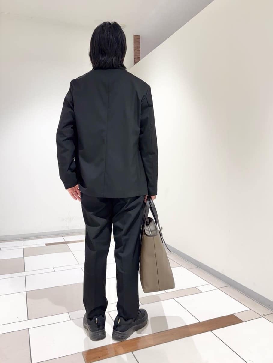 及川さんの「TAKEO KIKUCHI｜【ON／OFF兼用】CARREMANファブリック ノーカラージャケット」を使ったコーディネート