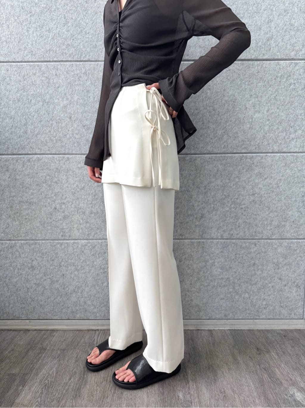 uchi__yamaさんの「CODE A｜thin gather shirts」を使ったコーディネート
