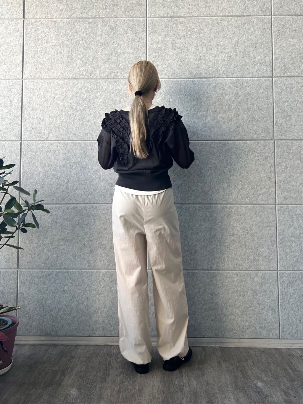 honoka Aさんの「CODE A｜3way frill cardigan」を使ったコーディネート