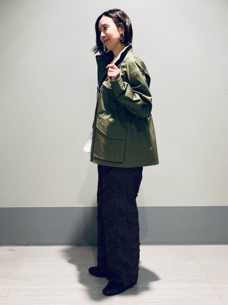 Furuさんの「DRESSTERIOR｜【ウォッシャブル/ウエストゴム】コットンエンブロイダリー イージーパンツ」を使ったコーディネート