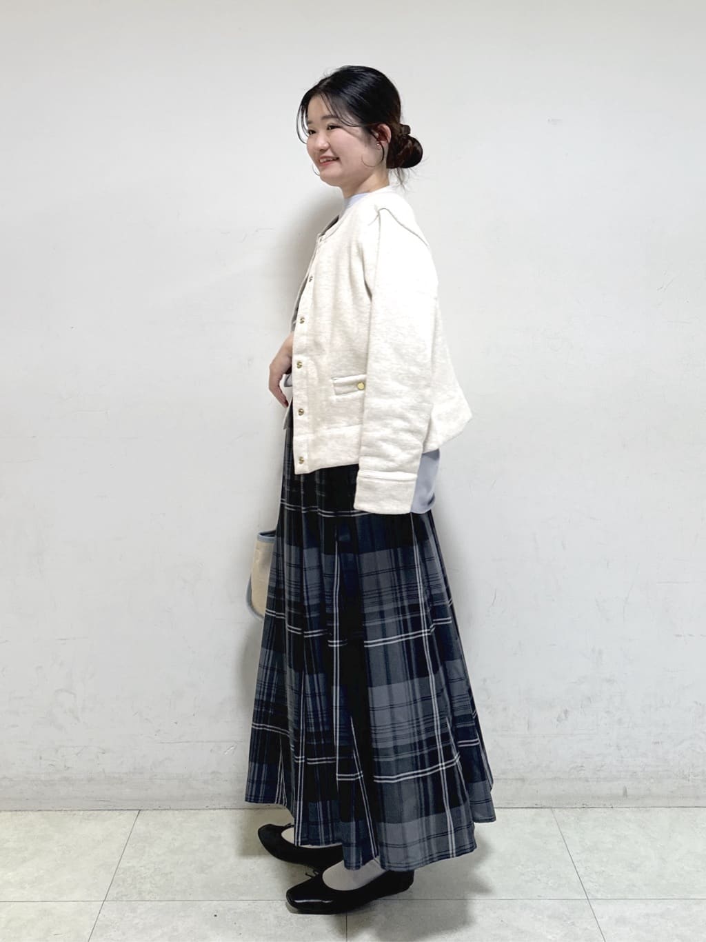Harunaさんの「Dessin｜【360度可愛い・洗える】バックヘンリーカットソー」を使ったコーディネート