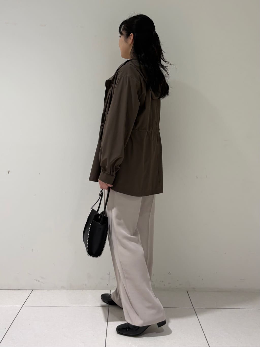 momokoさんの「INDIVI｜【撥水／フード取外し可】凹凸素材ブルゾン」を使ったコーディネート