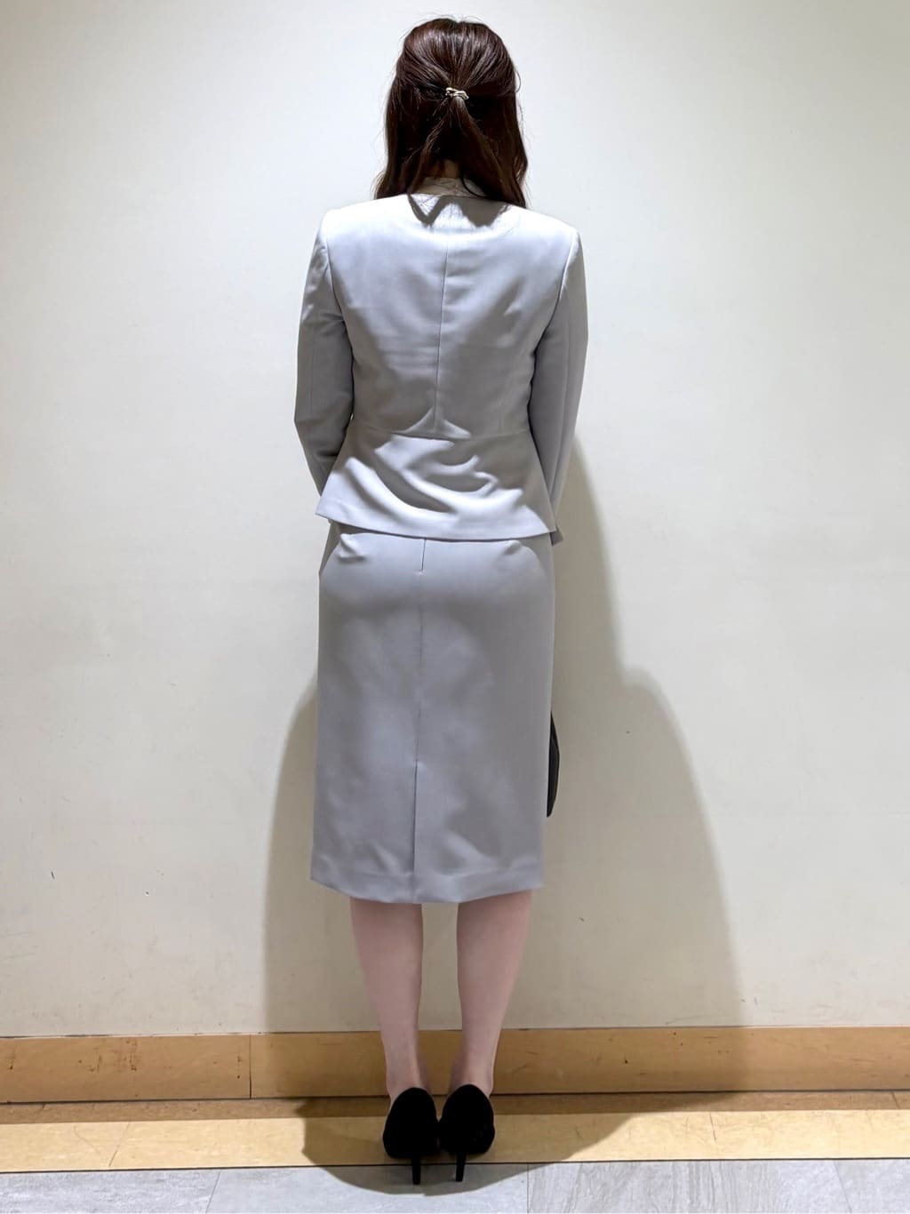 sakiさんの「COUP DE CHANCE｜【手洗い可/日本製/通勤】ネックデザインブラウス」を使ったコーディネート