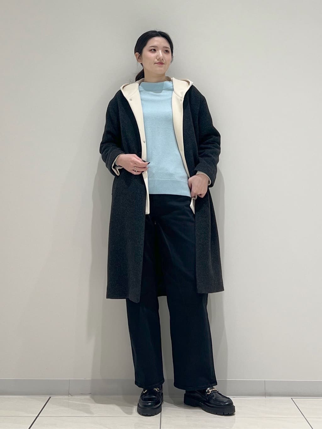 T.Kさんの「INDIVI｜【洗える／カシミヤ混】ボトルネック ドルマンスリーブニット」を使ったコーディネート
