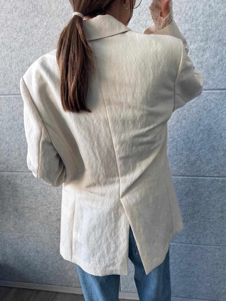 designer yukaさんの「CODE A｜arc tailored jacket」を使ったコーディネート