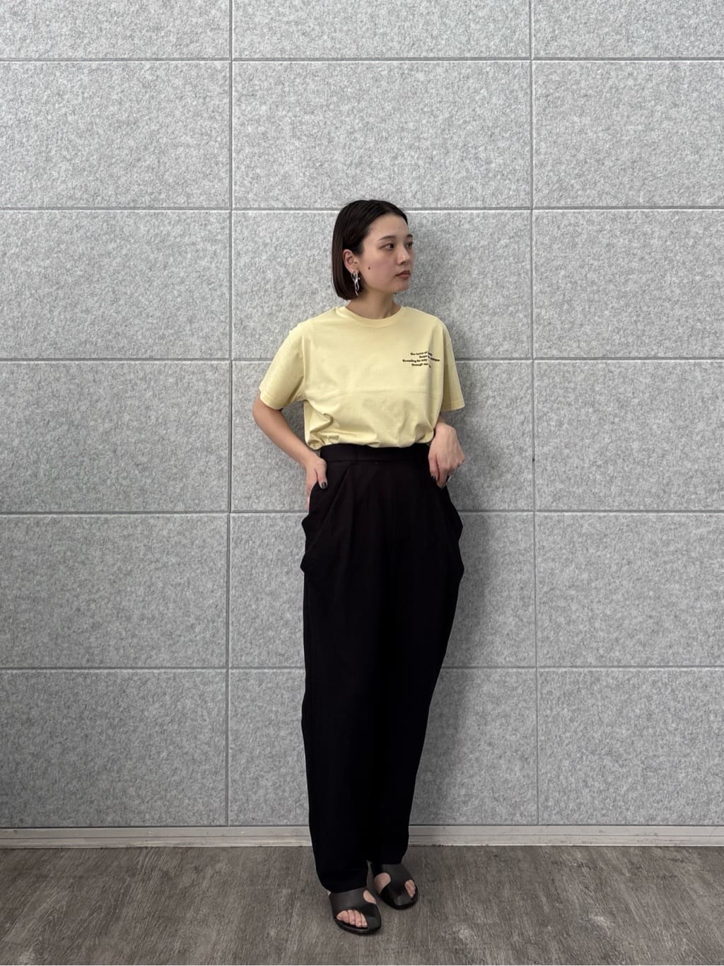 ayanoさんの「INDIVI｜クルーネック刺繍Tシャツ」を使ったコーディネート