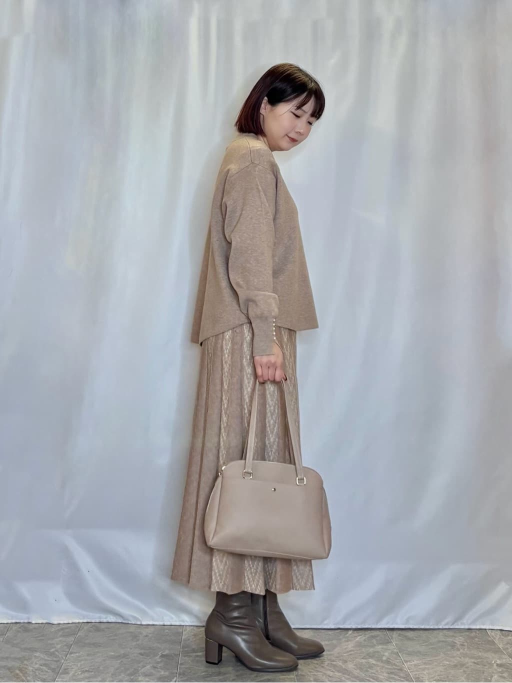 ネリさんの「SHOO･LA･RUE｜【洗濯機可/セットアップ可／S-LL】新色追加 女性らしさ際立つ もちもちニットスカート」を使ったコーディネート