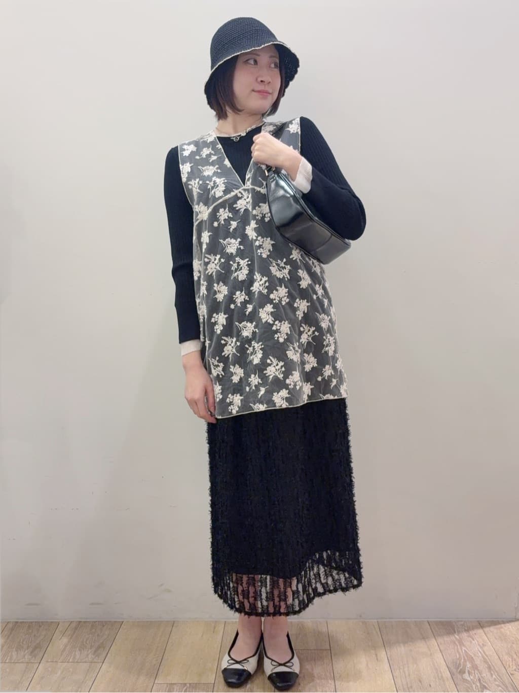 RINさんの「OPAQUE.CLIP｜シアー刺繍チュニックブラウス【洗濯機OK】」を使ったコーディネート