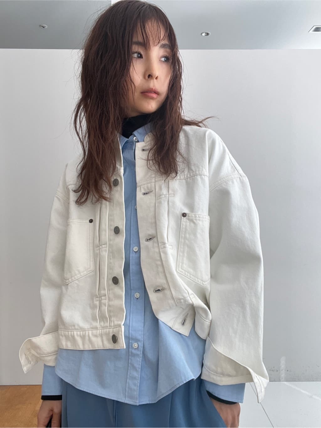 misaさんの「DRESSTERIOR｜【ウォッシャブル】バンドカラー ホワイトＧジャン」を使ったコーディネート