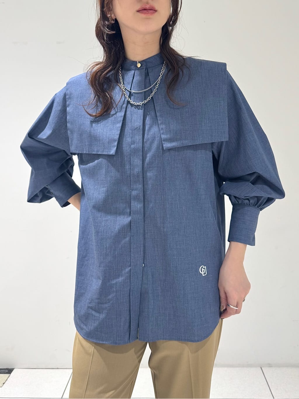 そんさんの「INDIVI｜ビッグカラーシャツ」を使ったコーディネート