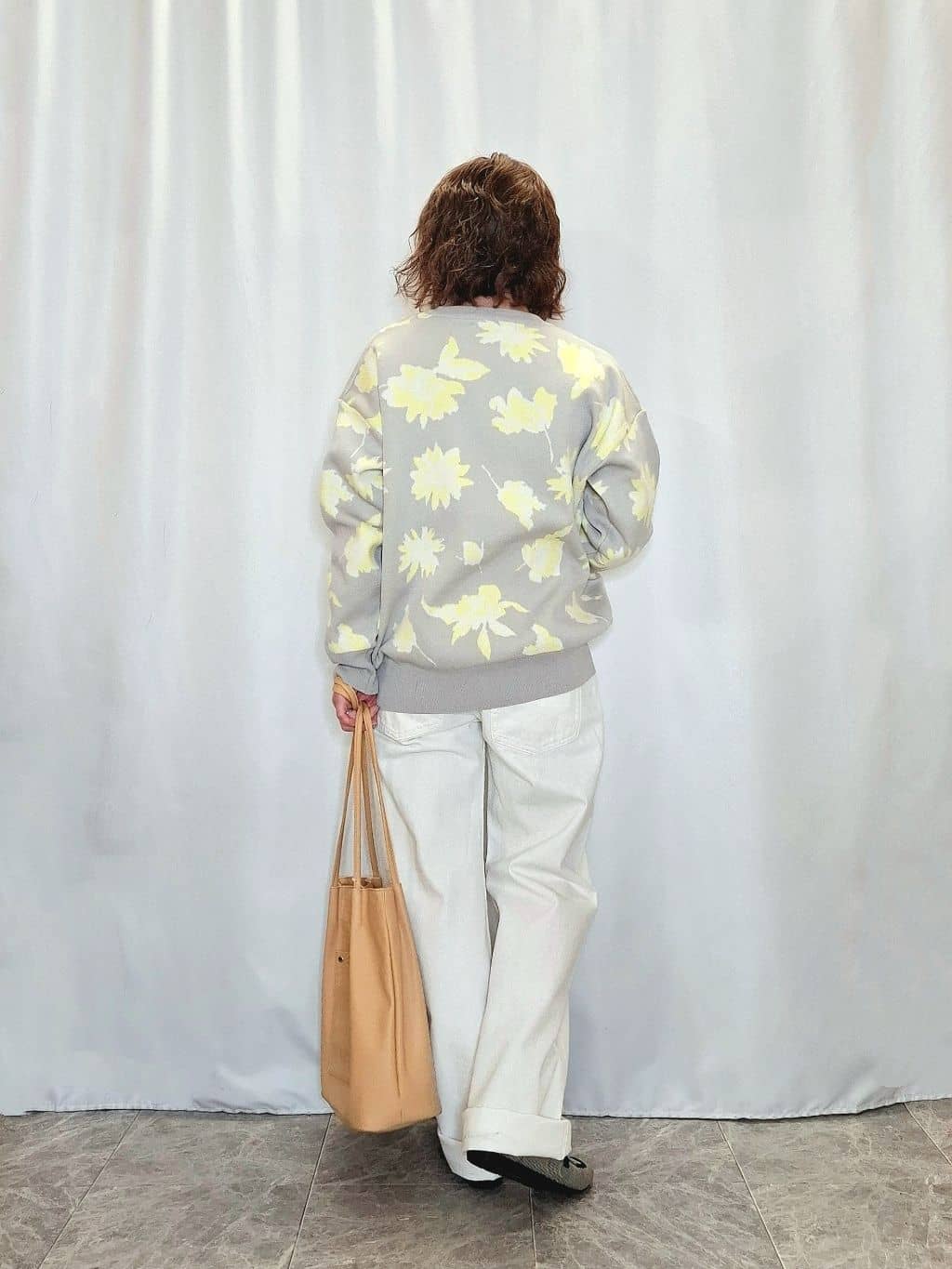 ぬーさんの「SHOO･LA･RUE｜【洗濯機可/S-LL】ゆるシルエット 甘すぎない　大人の花柄もちもちニット」を使ったコーディネート