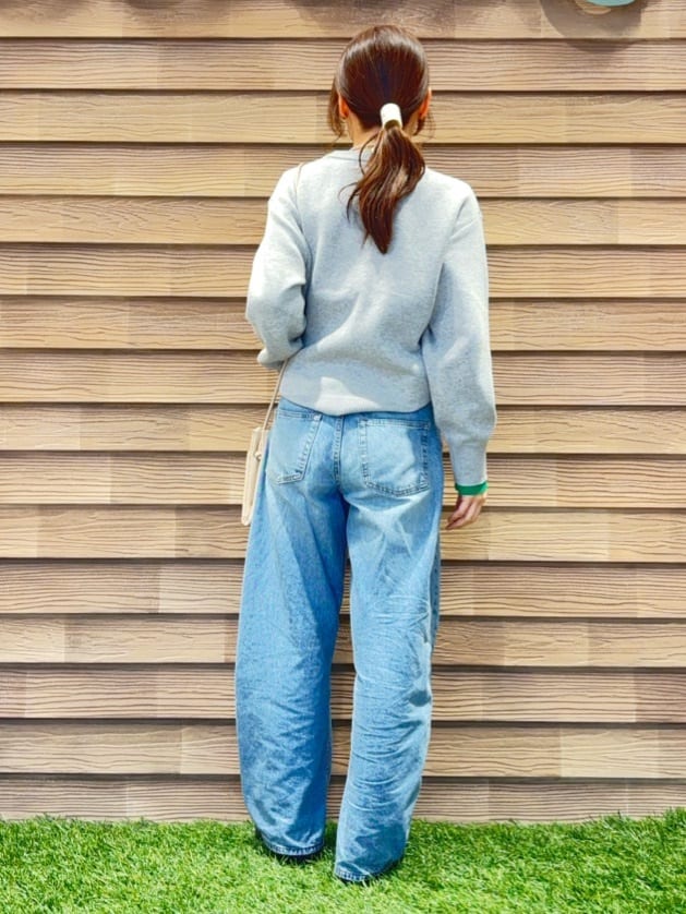 himiさんの「SHOO･LA･RUE｜【SHOO・LA・RUE DENIM/高レビュー】ゆるっと決まる こなれカーブデニムパンツ」を使ったコーディネート
