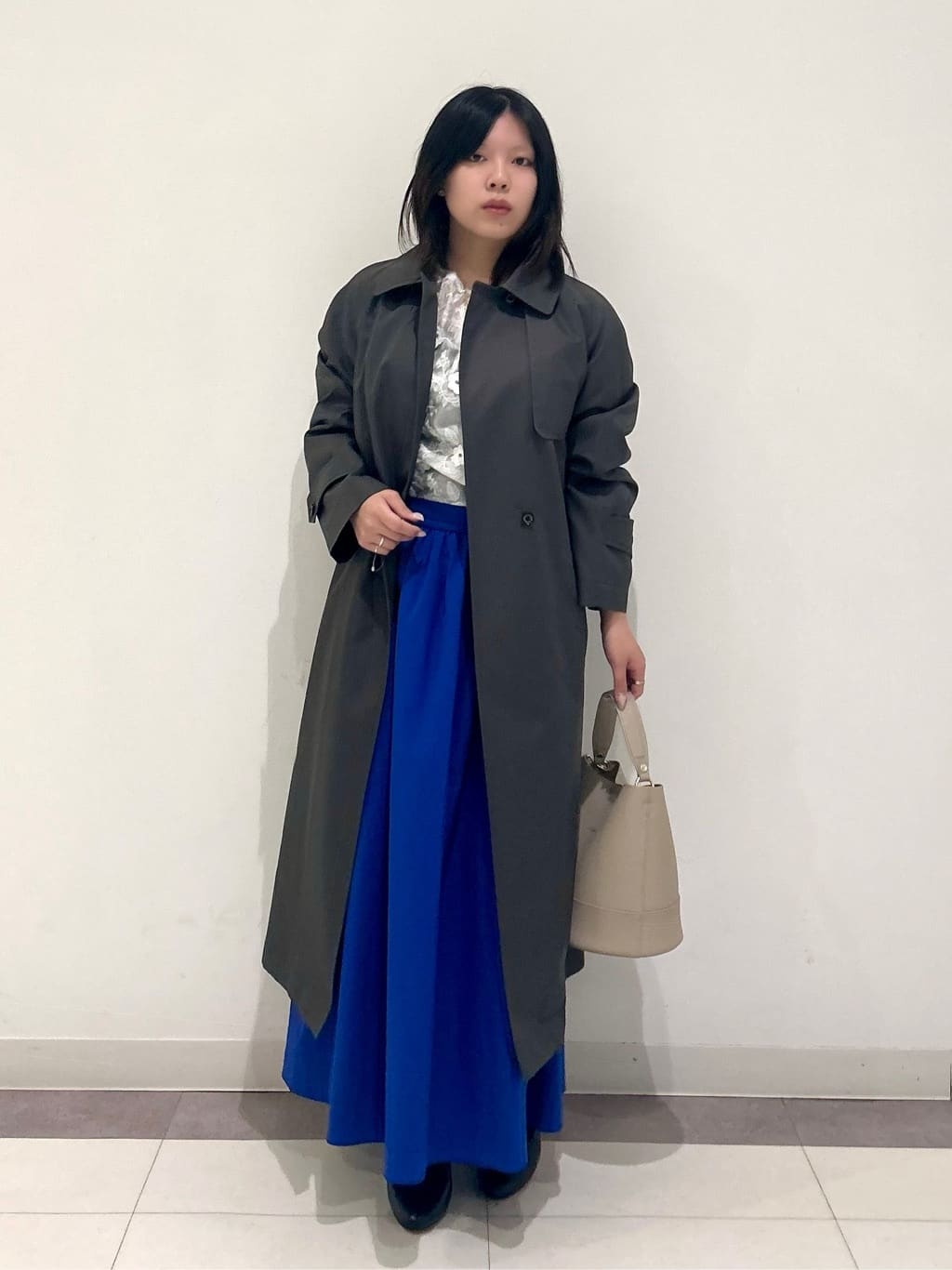 とりみさんの「DRESSTERIOR｜◆【ウォッシャブル/美シルエット】ライト トレンチコート」を使ったコーディネート