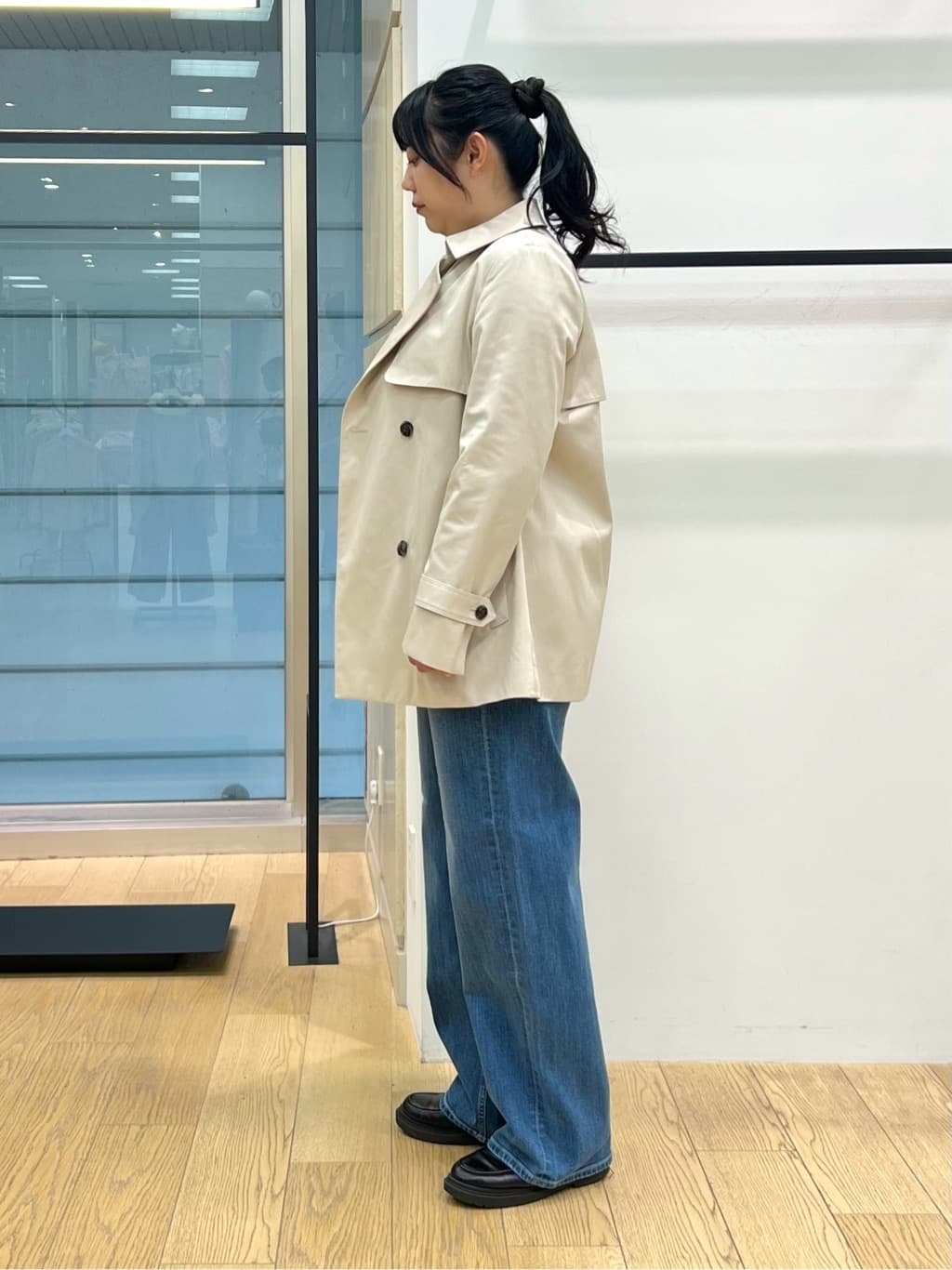shimaさんの「INDIVI｜【花粉付着防止／撥水／UVケア】名品トレンチコート」を使ったコーディネート