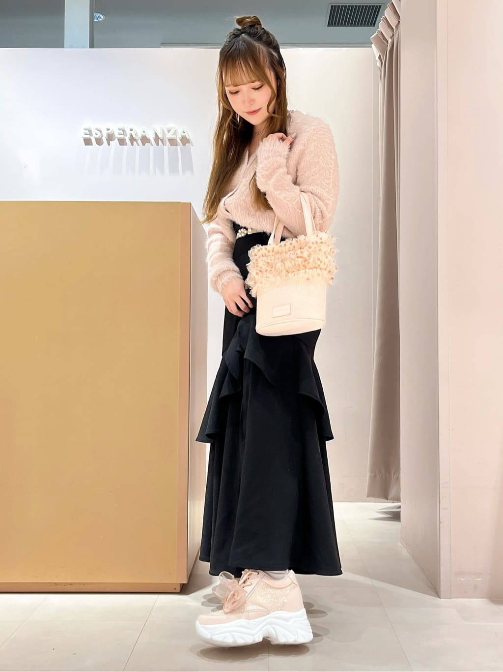 このかさんの「ESPERANZA｜ギャザーチュールバッグ」を使ったコーディネート
