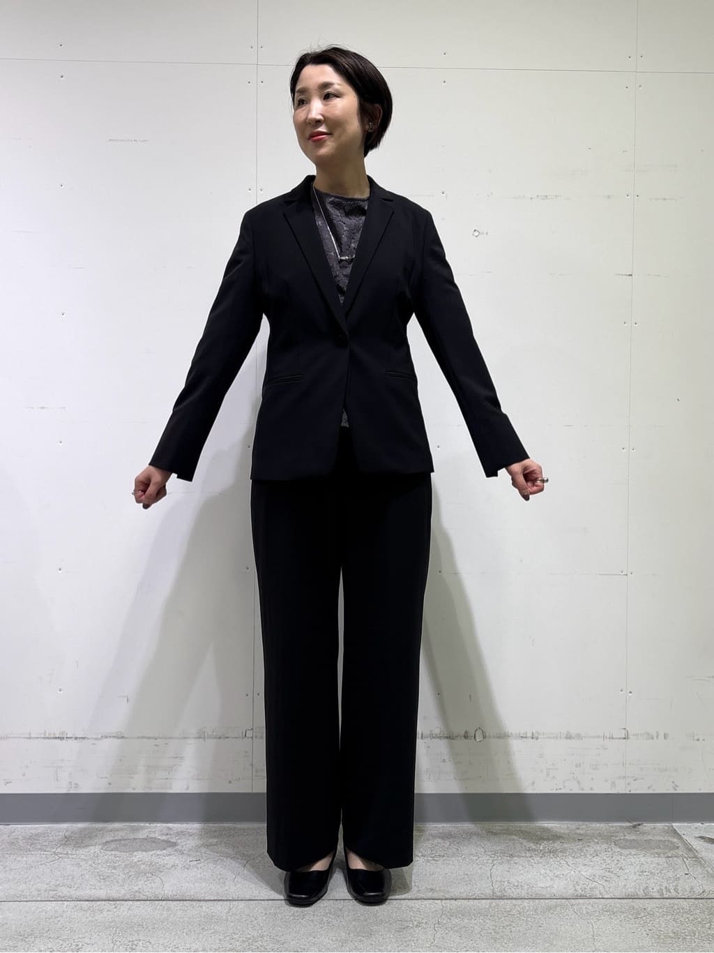 yuriさんの「INDIVI｜【通勤スーツ／洗える】ストレッチワイドパンツ」を使ったコーディネート