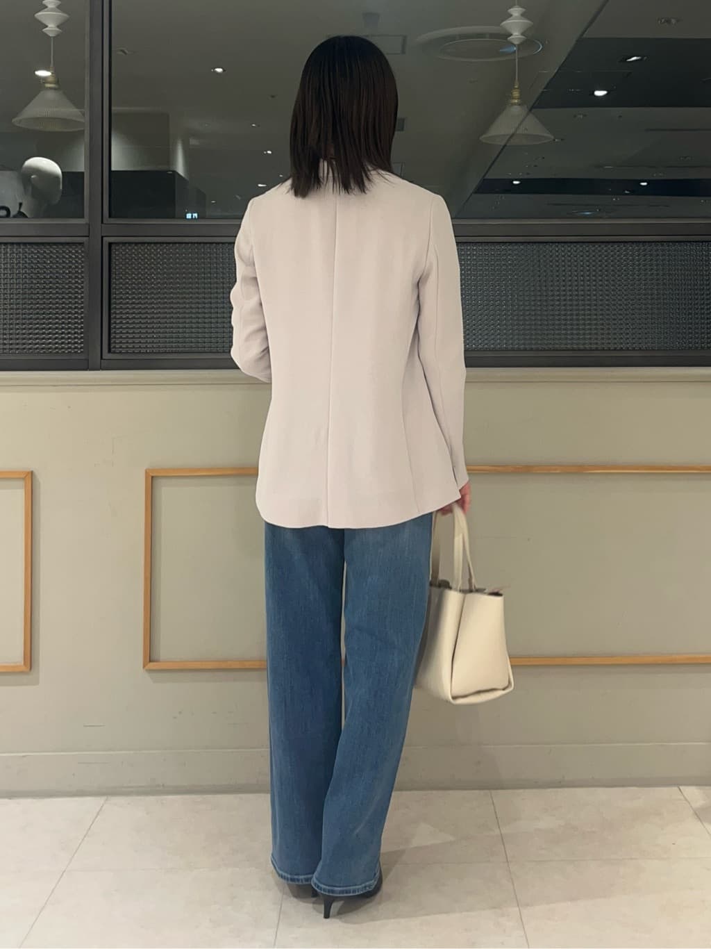 kumiさんの「INDIVI｜【褒められデニム】ワイドストレート デニムパンツ」を使ったコーディネート