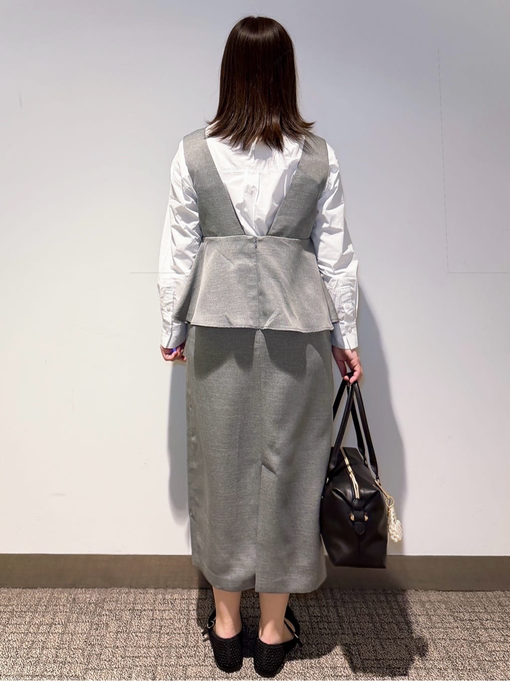 みーさんの「grove｜羽織としても大活躍！驚きの伸びを備えたコットンナイロンストレッチシャツ」を使ったコーディネート