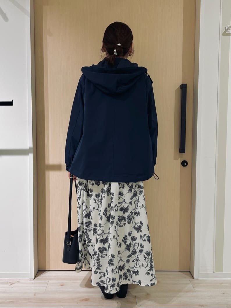 funafunaさんの「SHOO･LA･RUE｜コンパクトながらしっかり入る 一枚革風 3層ショルダーバッグ」を使ったコーディネート