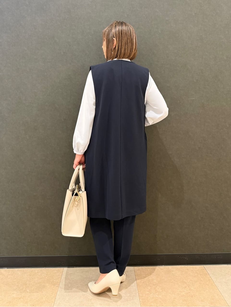 Megさんの「SHOO･LA･RUE｜【洗濯機可/セットアップ可/S-3L】きちんと楽に。カットジョーゼット ロングジレ」を使ったコーディネート