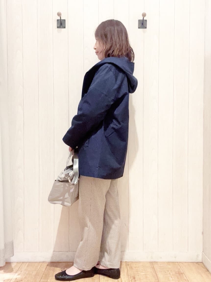 あいこさんの「SHOO･LA･RUE｜【防花粉/洗濯機可/S-LL】ゆったり着られる 大人のテントフーディージャケット」を使ったコーディネート