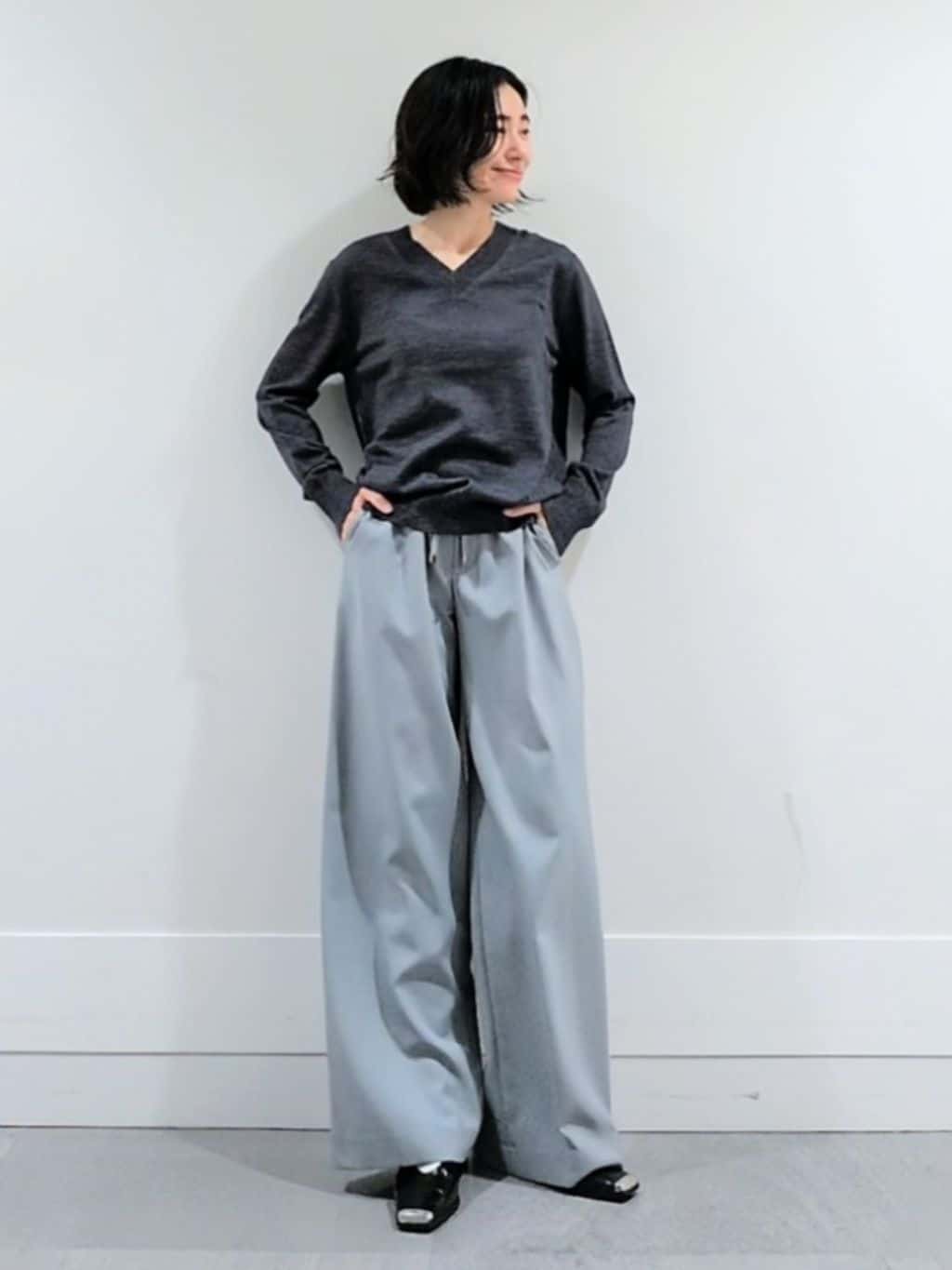 ミズタさんの「UNTITLED｜【洗える/ワイド/ウエストゴム】ストレッチドロストパンツ」を使ったコーディネート