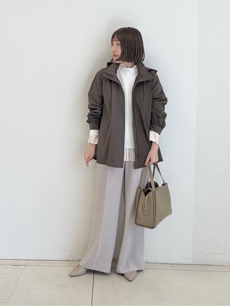 yoshiyaさんの「INDIVI｜【洗える／UVケア／SETUP可】着る日傘ワイドパンツ」を使ったコーディネート