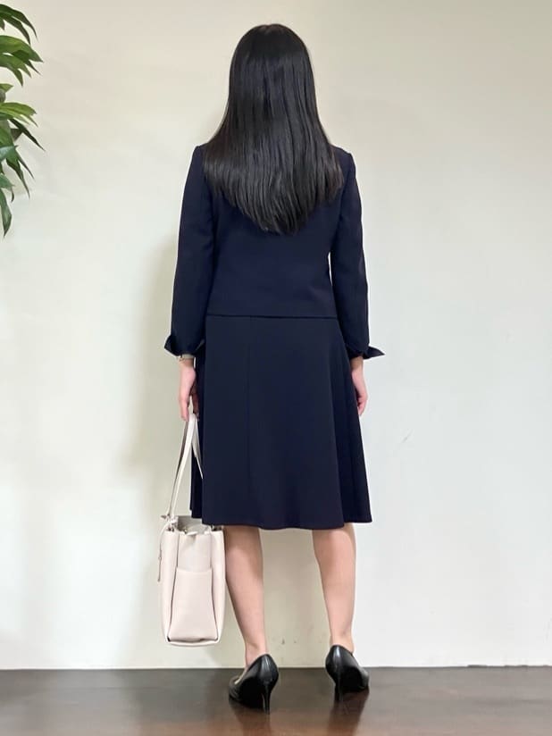 カレンさんの「UNTITLED｜【透けにくい/ウエストイン見え】タックブラウス」を使ったコーディネート