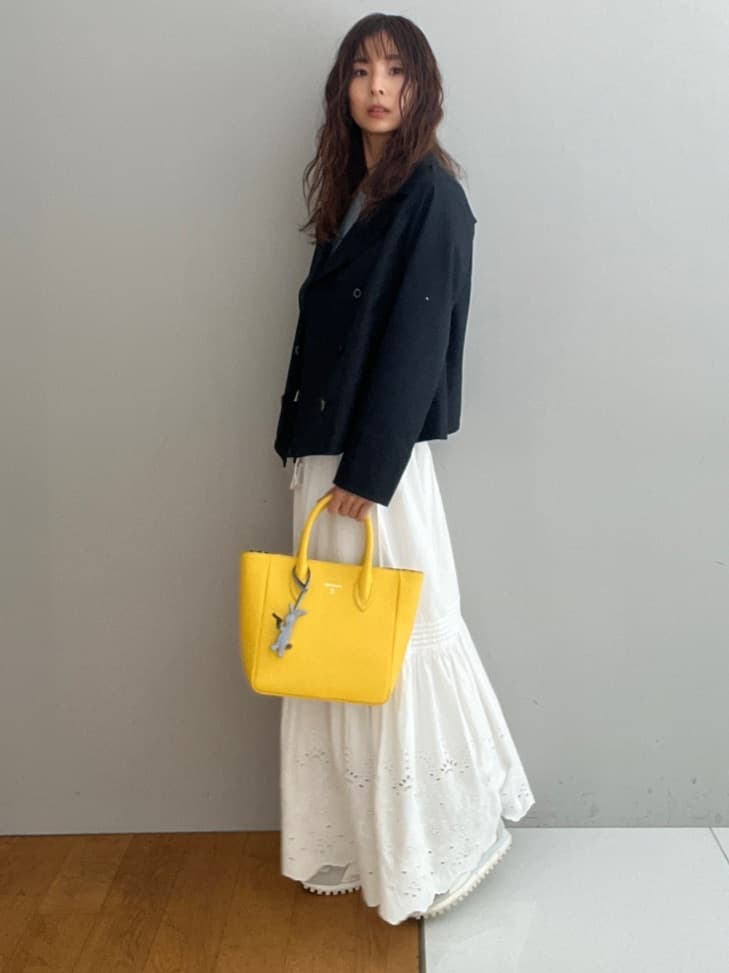 misaさんの「DRESSTERIOR｜【ウォッシャブル/撥水素材】Aラインショートトレンチジャケット」を使ったコーディネート