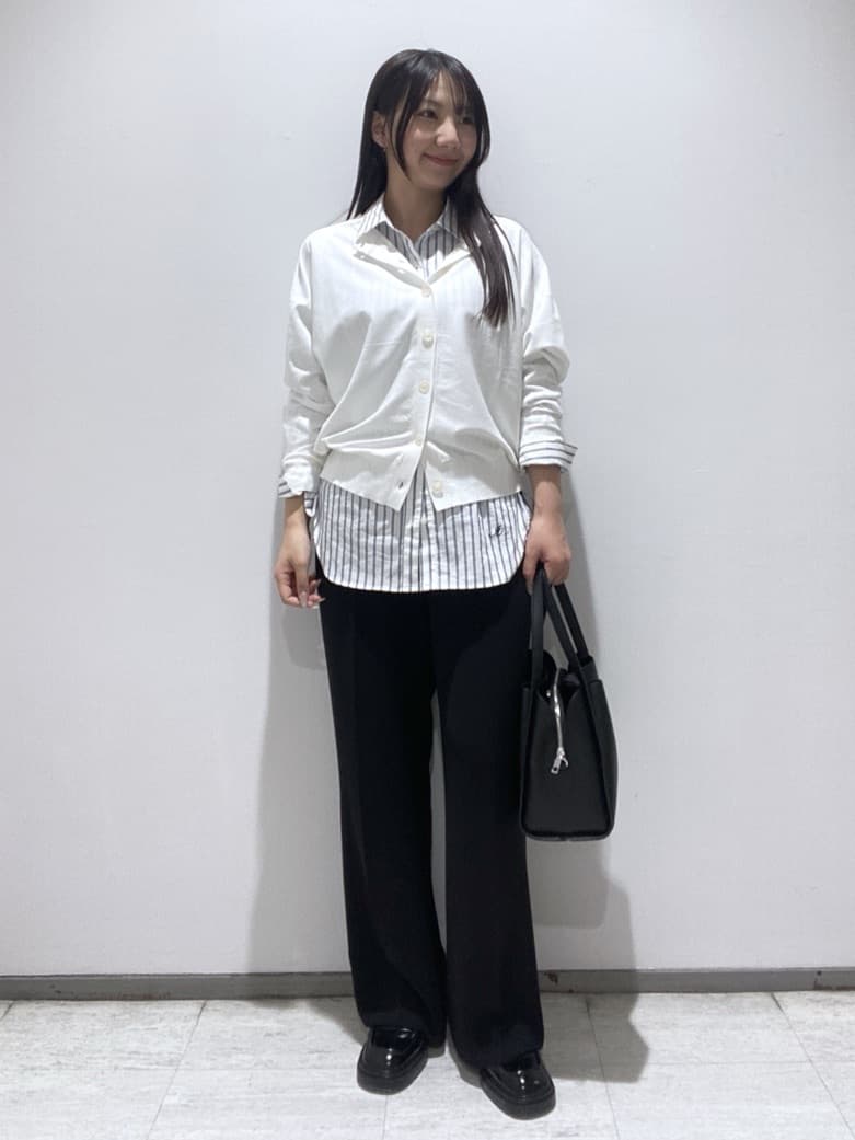 meiさんの「INDIVI｜【2WAY／洗える】ラメストライプ コットン混シャツ」を使ったコーディネート