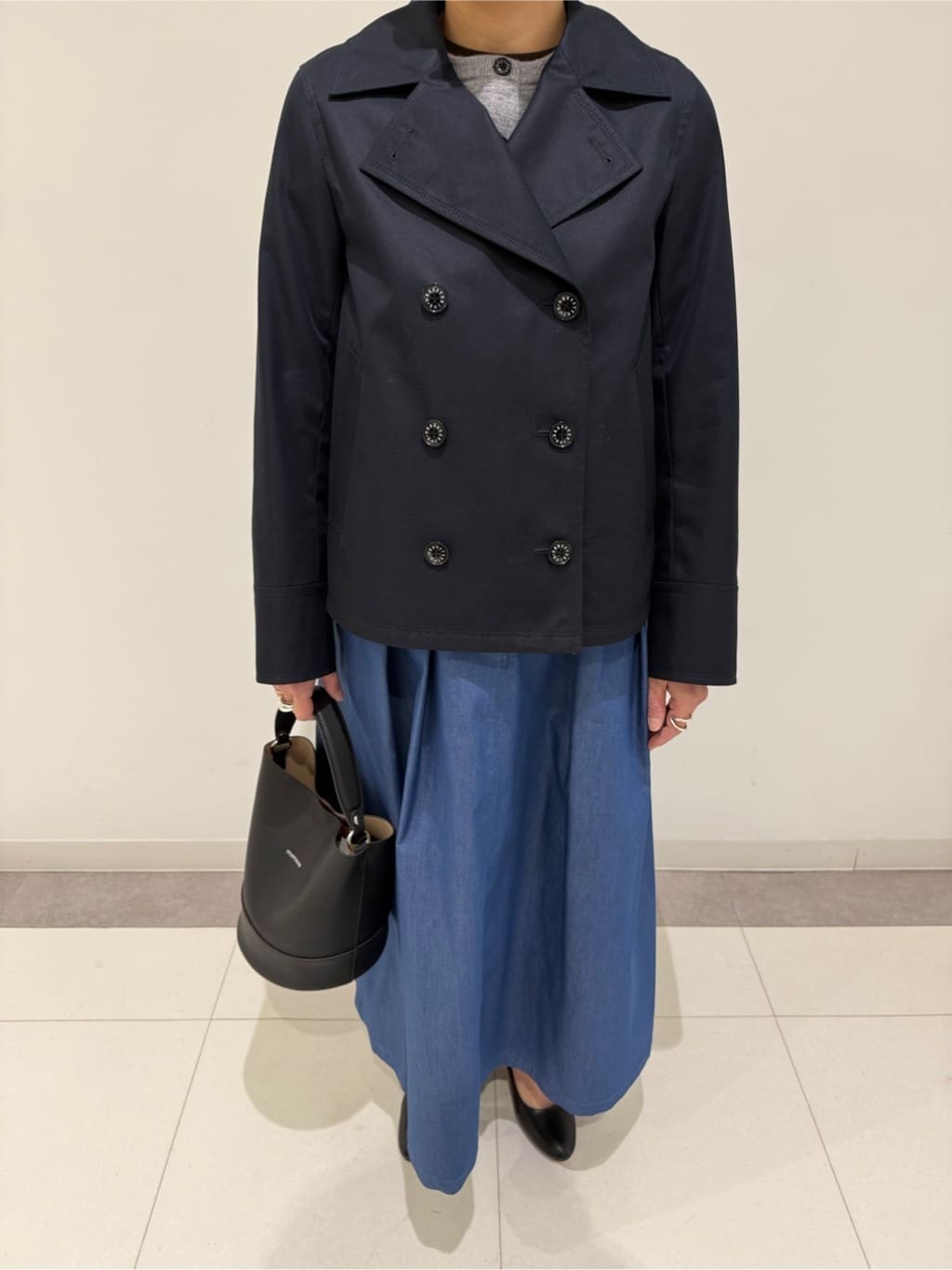 MIYAKAWAさんの「DRESSTERIOR｜【接触冷感/吸水速乾】クールタッチ デニムライク タックスカート」を使ったコーディネート
