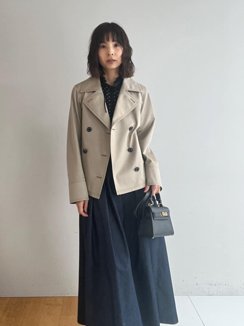 misaさんの「DRESSTERIOR｜【ウォッシャブル/撥水素材】Aラインショートトレンチジャケット」を使ったコーディネート