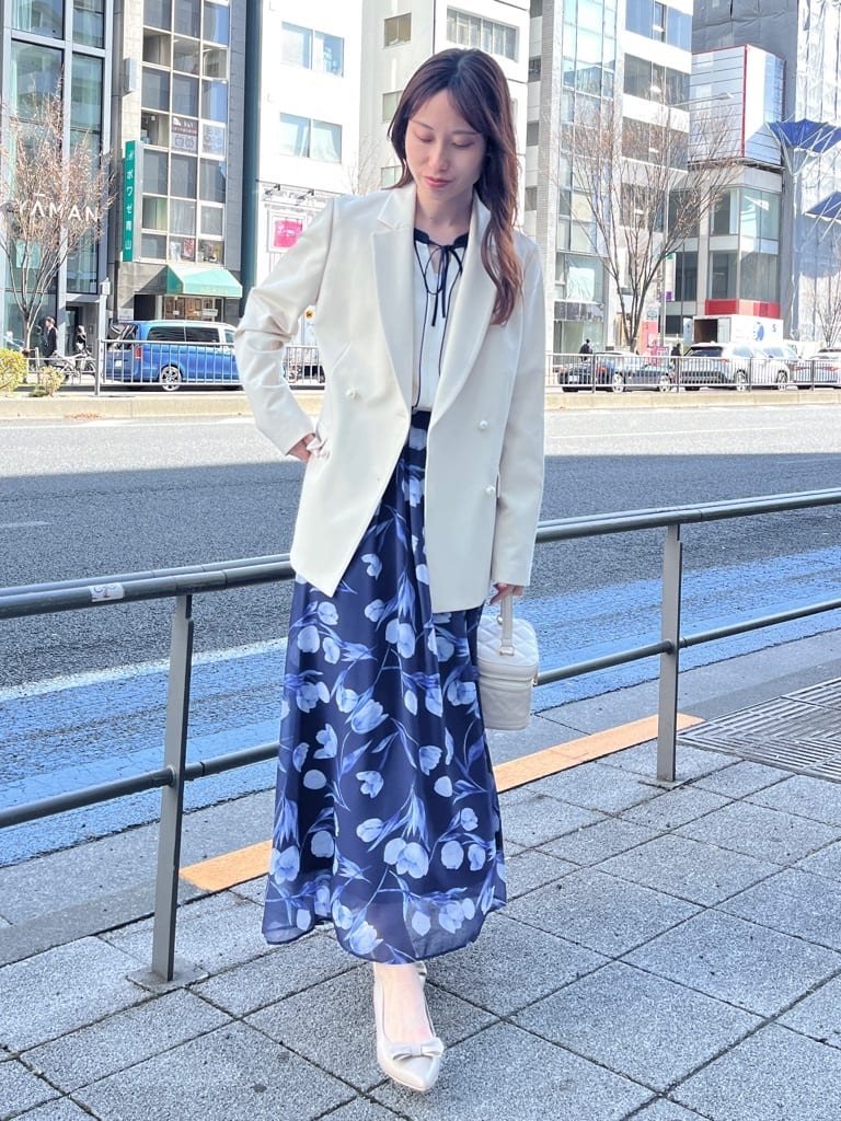 はばさんの「Couture brooch｜【洗える・ハレの日・通勤】配色 細リボンタイ ブラウス」を使ったコーディネート