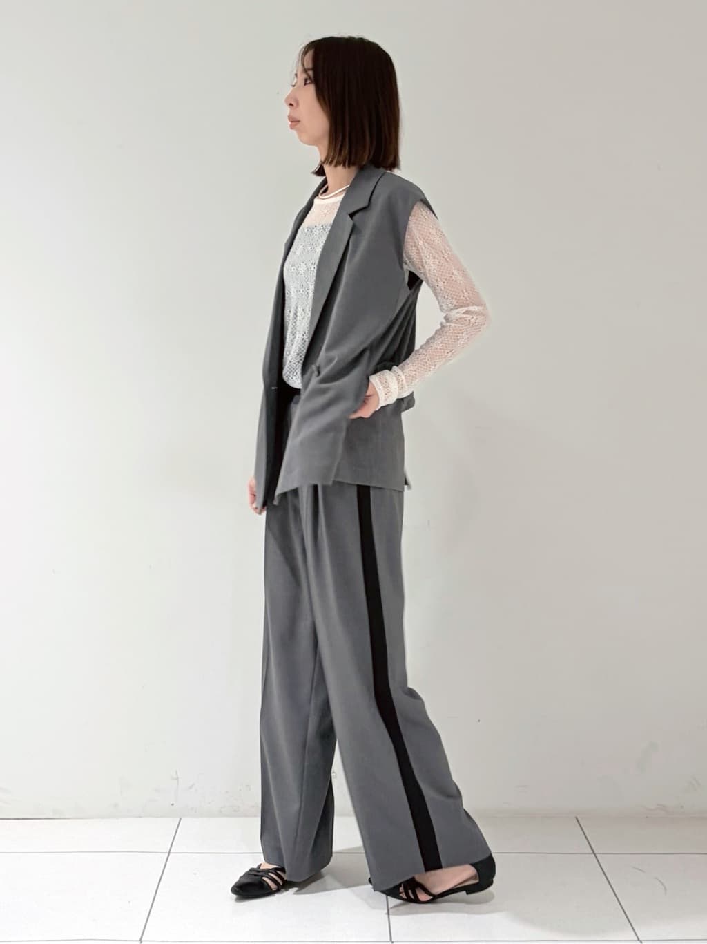 shioriさんの「INDIVI｜Comfy SET UP｜ベルテッドジレ【セットアップ対応／通勤／カセット服／接触冷感／UVカット】」を使ったコーディネート