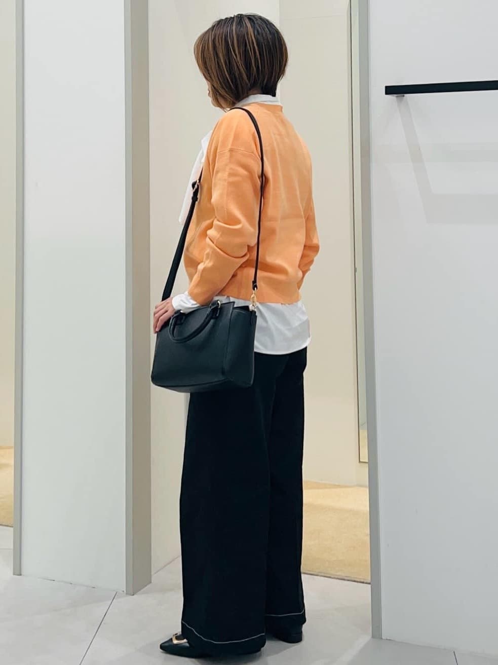 Naruさんの「THE SHOP TK｜【S-XLサイズ/上品見えが叶う】Vネックニット/洗濯機OK」を使ったコーディネート