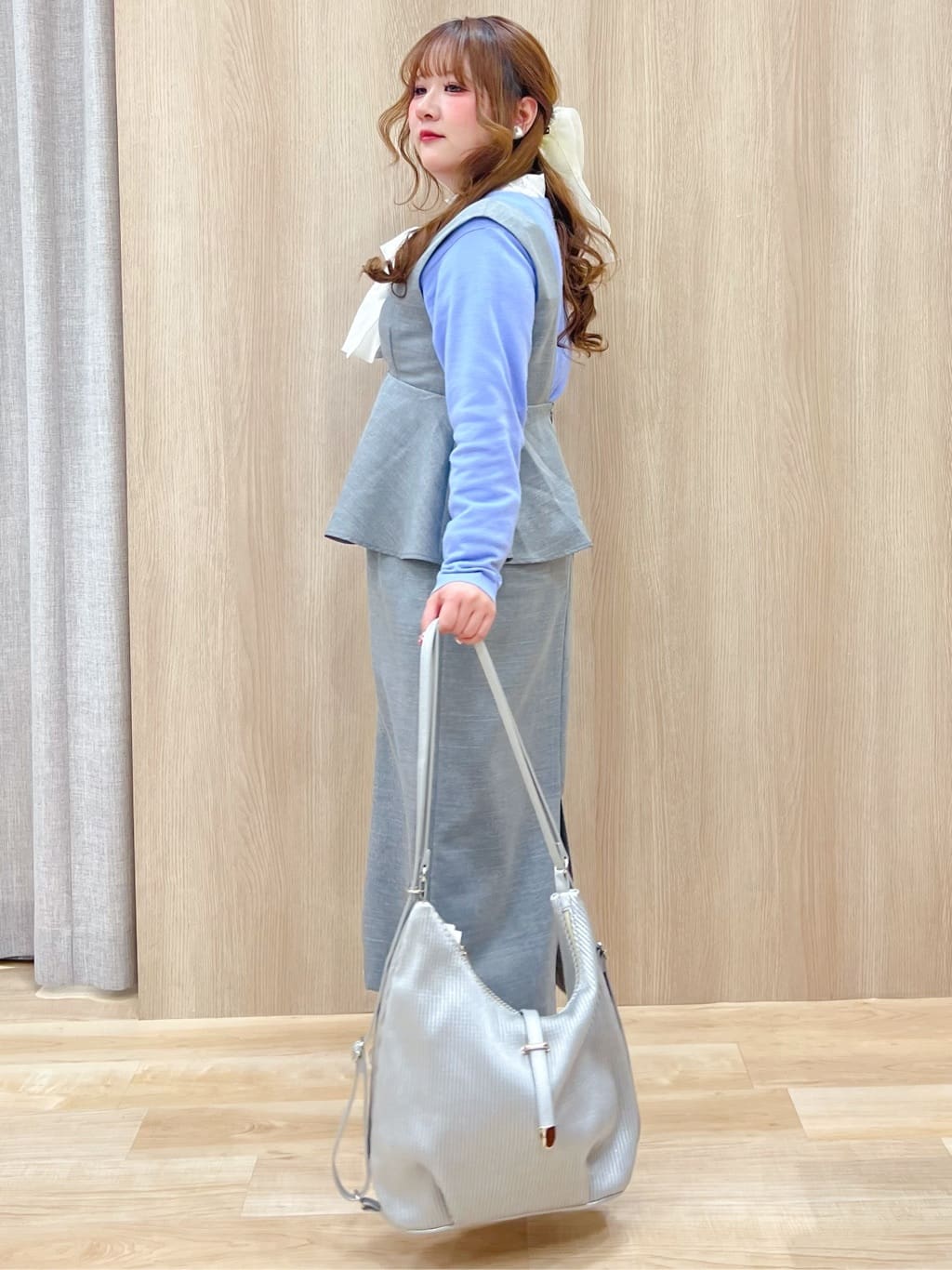 みことさんの「grove｜【マルチWAY】アソートボウタイブラウス【手洗いOK】」を使ったコーディネート