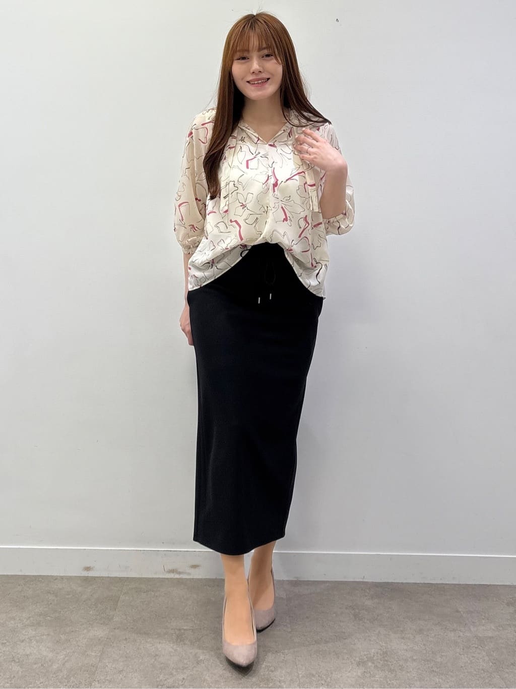 sayaさんの「COUP DE CHANCE｜【手洗い可/通勤服】シアーローン花柄ブラウス」を使ったコーディネート