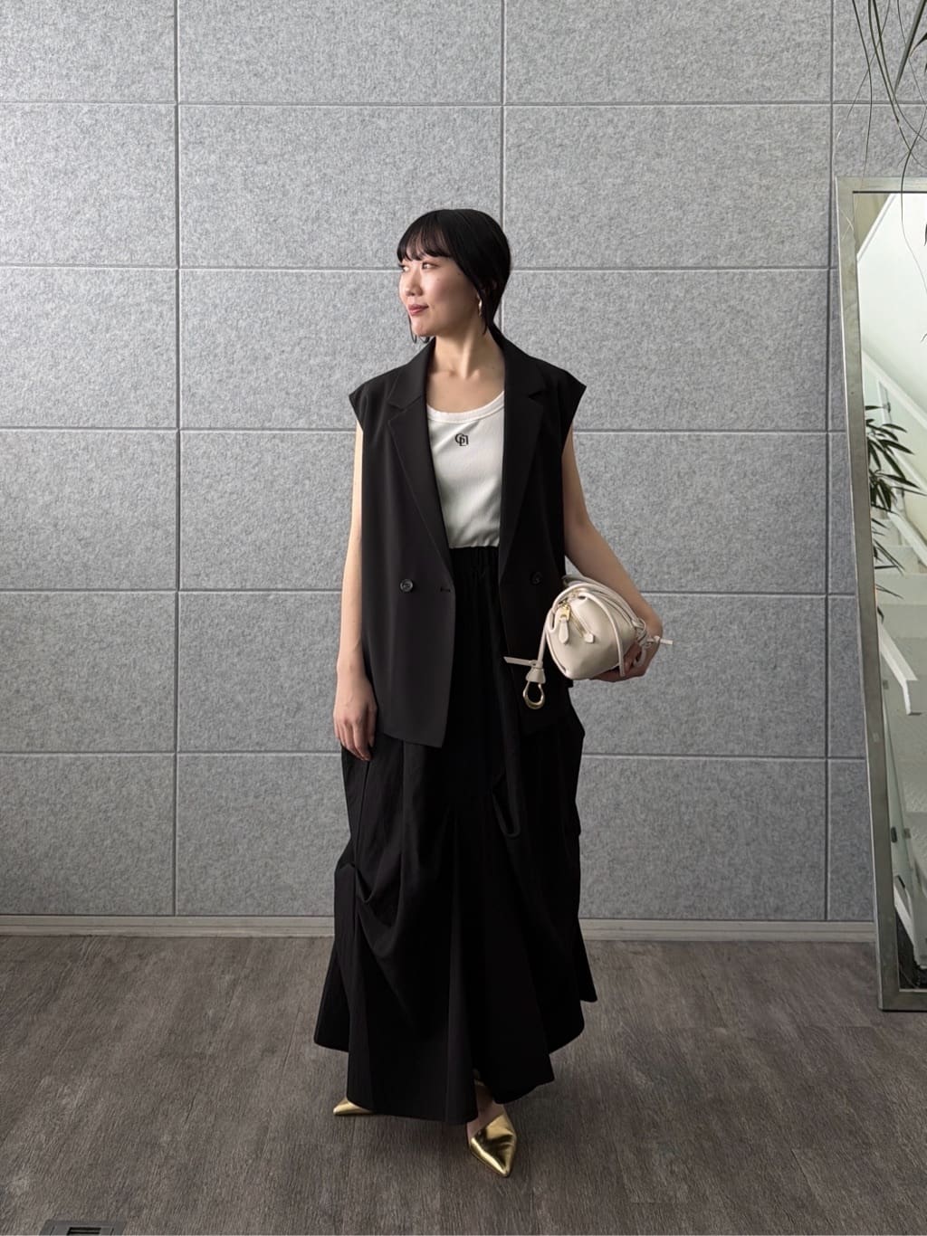 rinaさんの「INDIVI｜Comfy SET UP｜ベルテッドジレ【セットアップ対応／通勤／カセット服／接触冷感／UVカット】」を使ったコーディネート