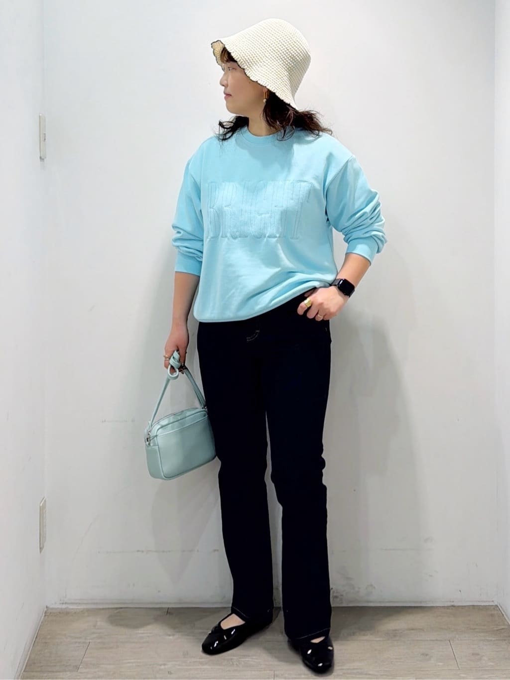 sumicaさんの「OPAQUE.CLIP｜ロゴ刺繍裏毛トップス【洗濯機OK】」を使ったコーディネート