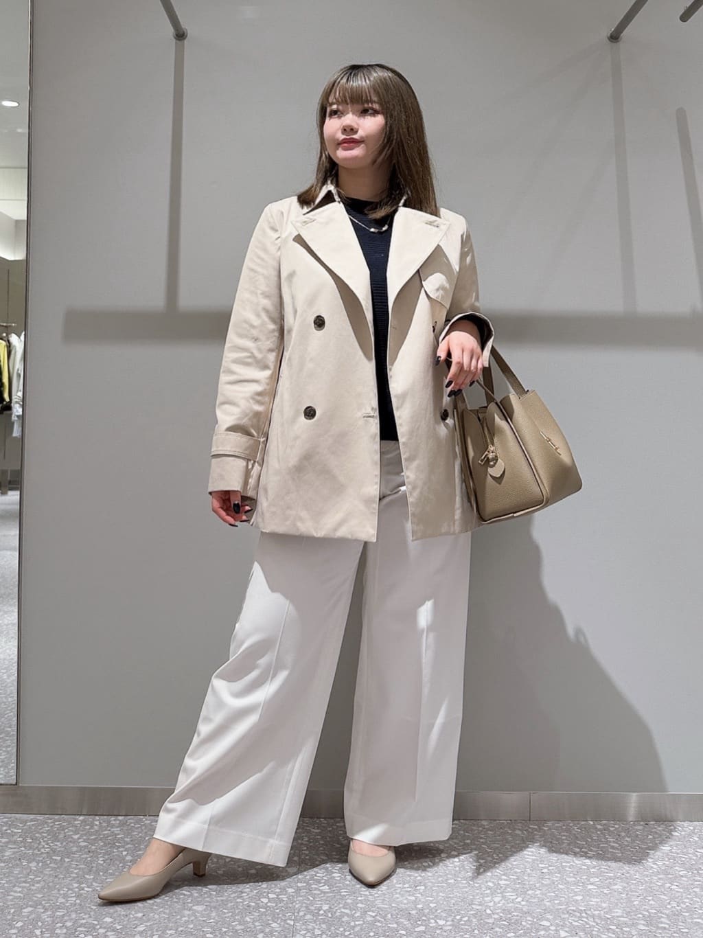 emikaさんの「INDIVI｜【花粉付着防止／撥水／UVケア】名品トレンチコート」を使ったコーディネート