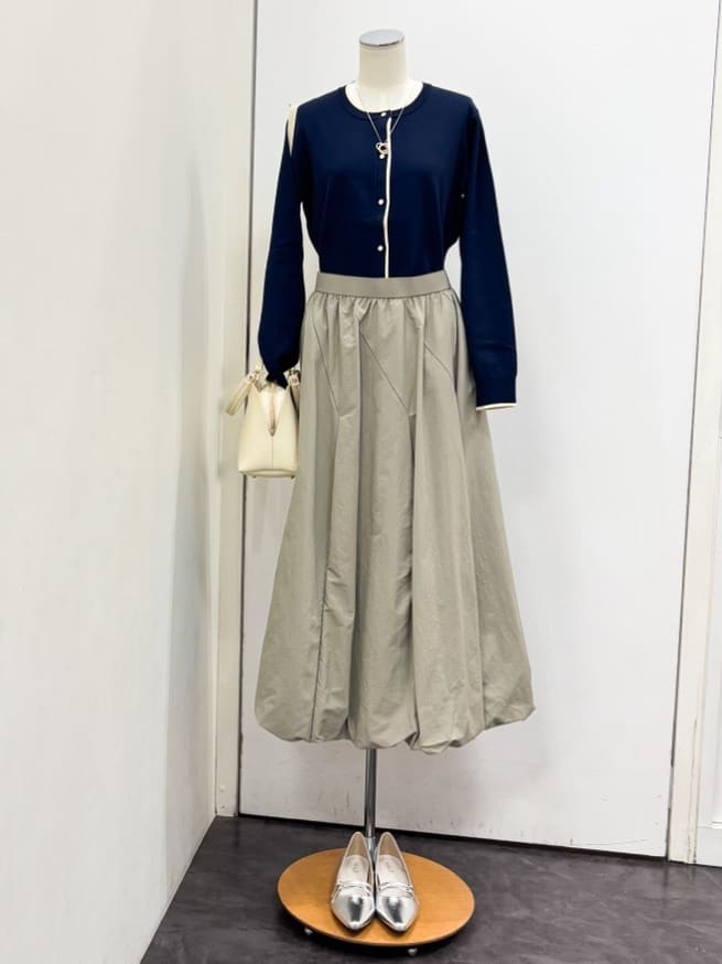 yukariさんの「grove｜【貴島明日香さん着用】【撥水／シルエット2WAY】軽やかミドルトレンチコート」を使ったコーディネート