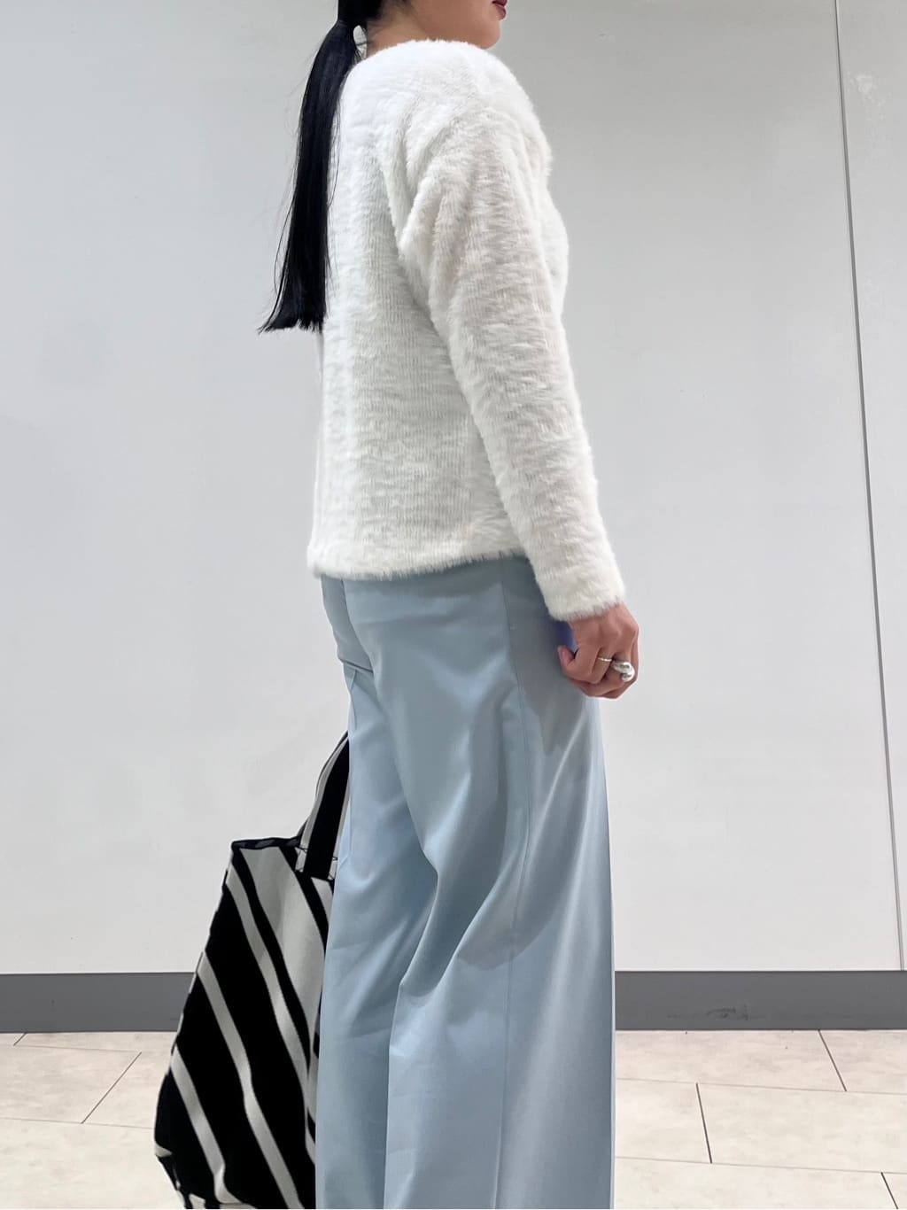 hasuさんの「INDIVI｜【洗える】エアリーシャギートップス」を使ったコーディネート