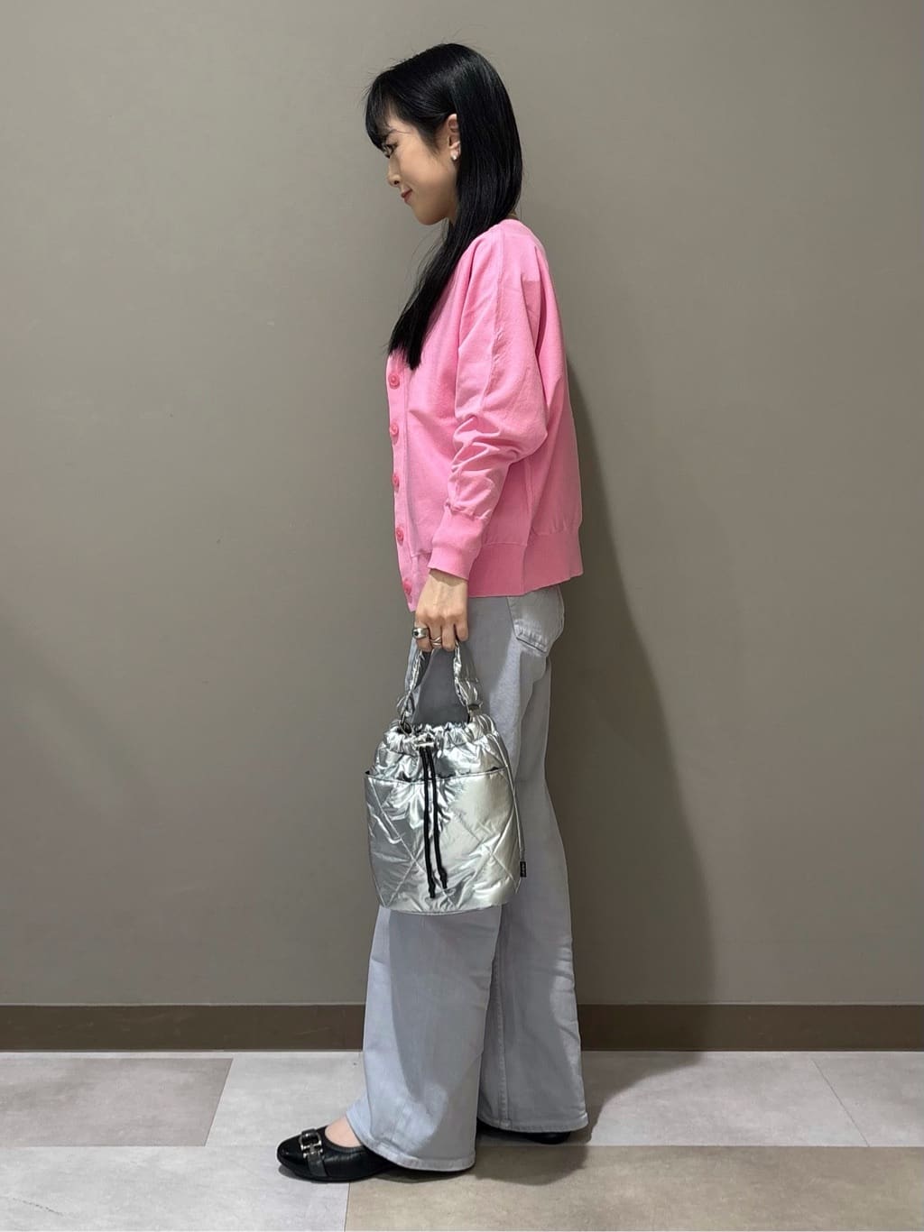 KEIKOさんの「INDIVI｜【洗える／前後2WAY／アンサンブル可能】ドルマンスリーブカーディガン」を使ったコーディネート