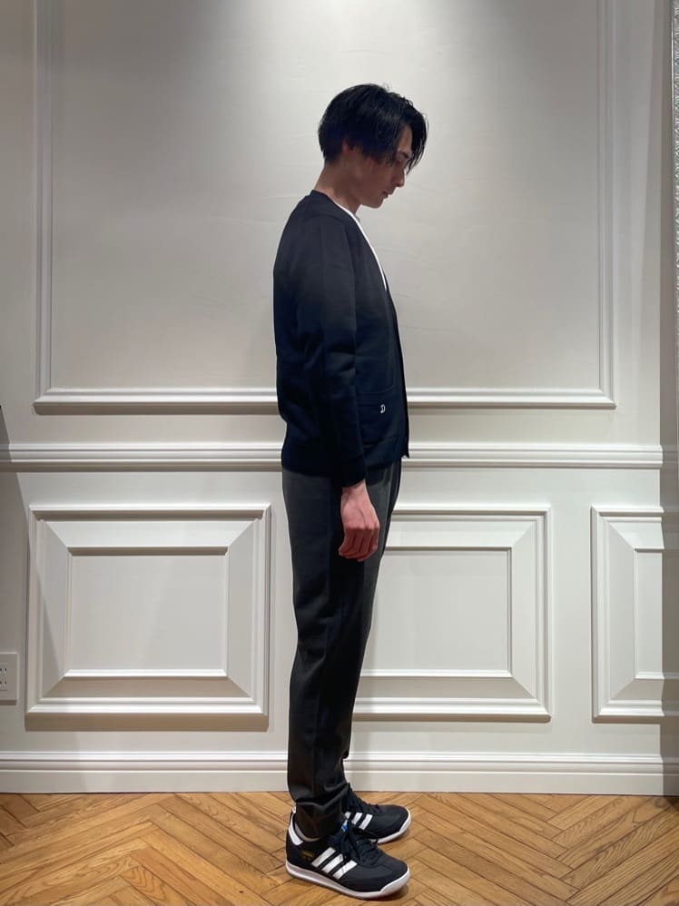 橋本さんの「DRESSTERIOR｜コンフォータブル ジョガーパンツ」を使ったコーディネート