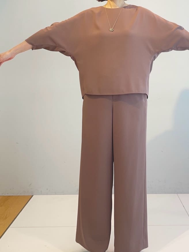 murayamaさんの「INDIVI｜【接触冷感／透湿／着る日傘】イージーワイドパンツ」を使ったコーディネート