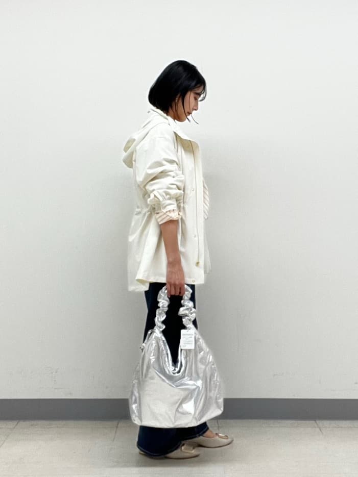hinanoさんの「INDIVI｜【撥水／フード取外し可】凹凸素材ブルゾン」を使ったコーディネート
