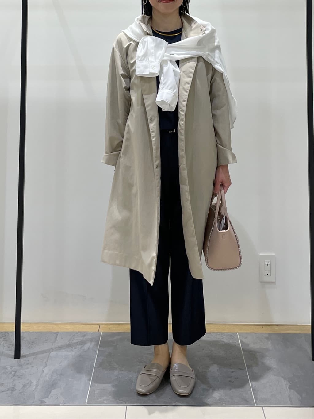 shihoさんの「INDIVI｜【洗える／UVケア／SETUP可能】デニムライクテーパードパンツ」を使ったコーディネート