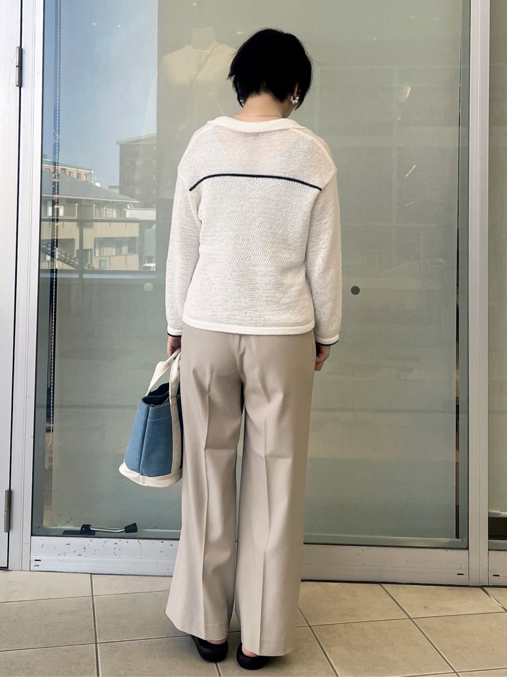 yo-koさんの「OPAQUE.CLIP｜テープヤーンキーネックニット【洗濯機OK】」を使ったコーディネート