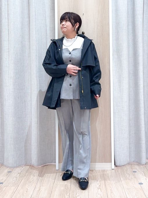 naoさんの「grove｜【撥水／シルエット2WAY】羽織るだけでサマになる、スタンドネックテントラインコート」を使ったコーディネート