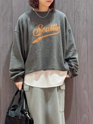 meiさんの「SHOO･LA･RUE｜【洗濯機可/S-LL】コーデの主役になる ロゴアソート 裏毛スウェット」を使ったコーディネート